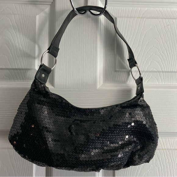 Handbags - NWOT Cute little black sequin bag